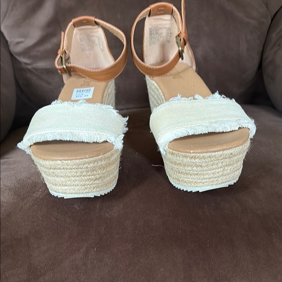 Brash Tan and Cream Wedge Sandals - Picture 3 of 4